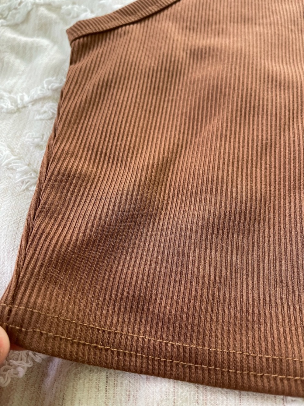 PrettyLittleThing Ribbed Cropped Top - Picture 6 of 6